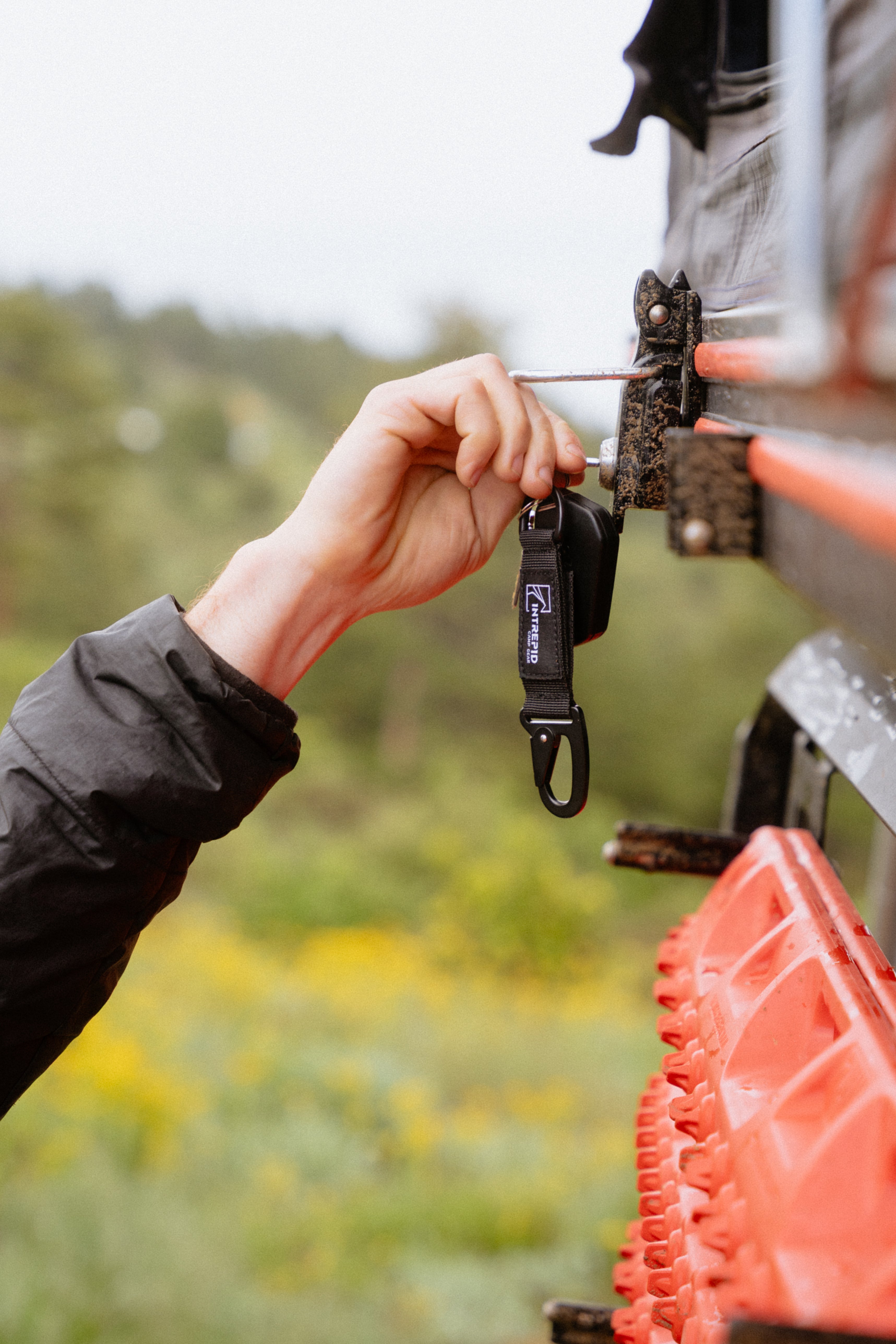 Tactical Key Holder with Aluminum D-Ring and Carabiner – Intrepid